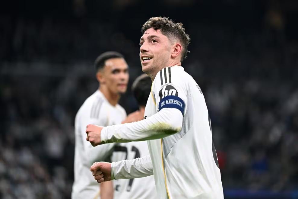 英超直播-帽子戏法，巴尔韦德当选皇马vs曼城全场最佳