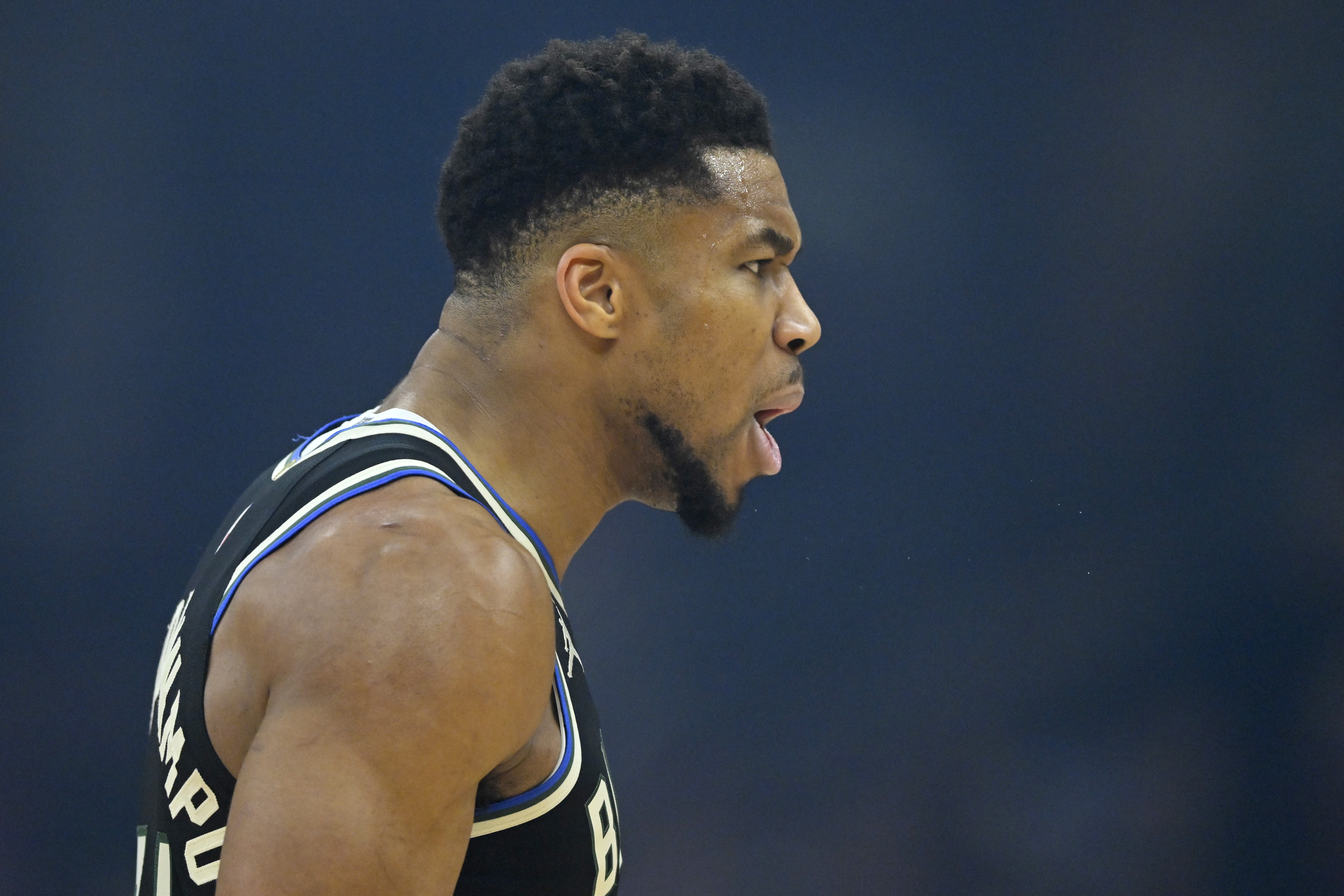 排球直播-队友都烦了！波蒂斯：希望字母尽快决定 别让乌云一直笼罩着球队